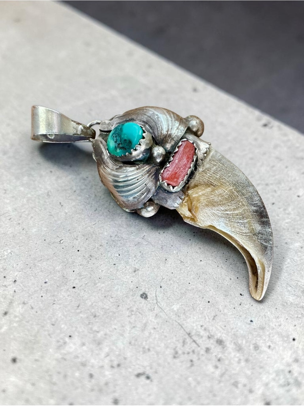 Navajo Handmade Sterling Silver Bear Claw Pendant